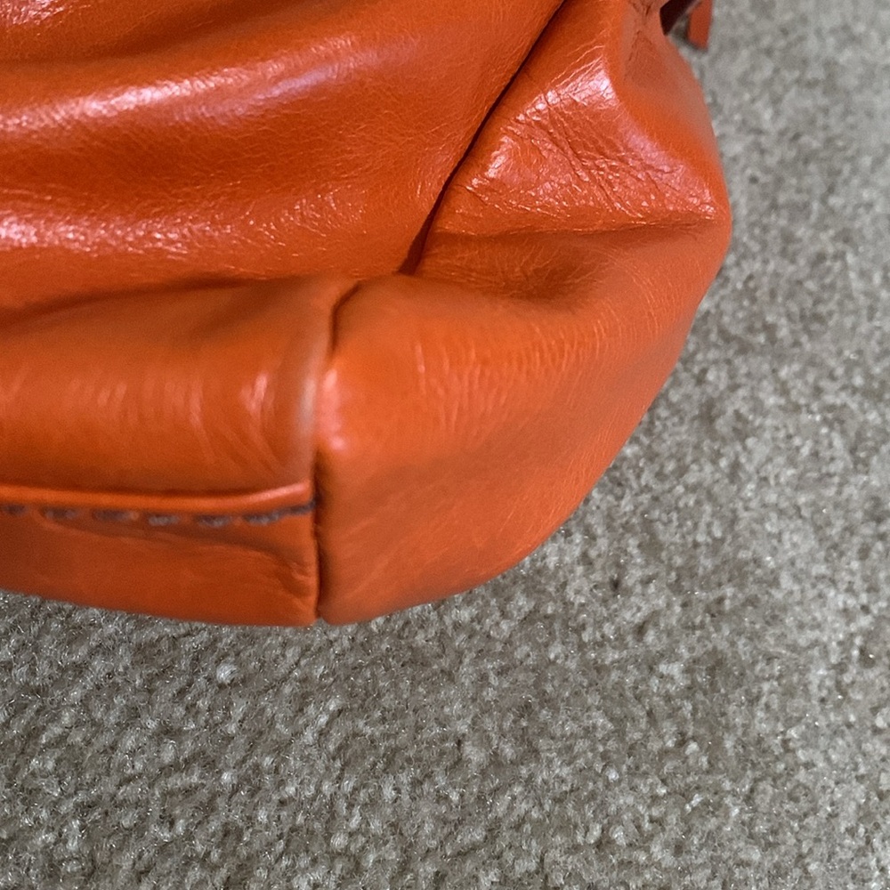 HOBO Sheila Medium Bag - Picture 7 of 10